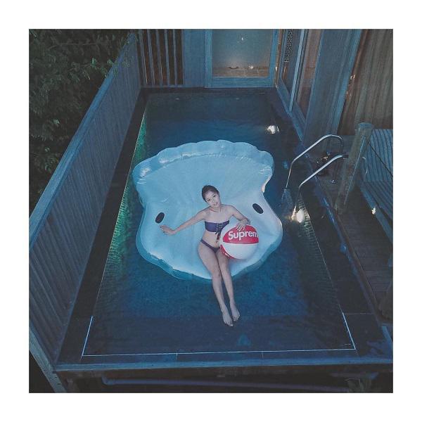 hoang yen chibi: “ngoai tru da den con lai deu on” va bi quyet de mai mai tuoi 20 - 12