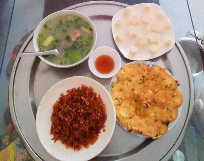 me nam dinh khoe nhung mam com ngon re khien ban be bat ngo hoi "phai may khong day" - 12
