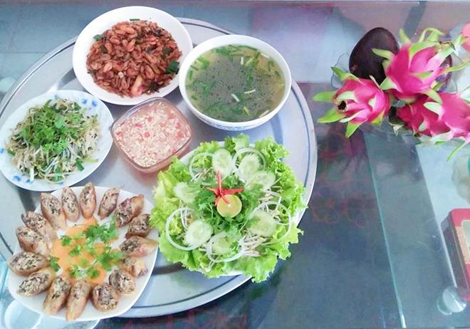 me nam dinh khoe nhung mam com ngon re khien ban be bat ngo hoi "phai may khong day" - 5