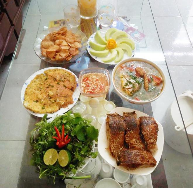 me nam dinh khoe nhung mam com ngon re khien ban be bat ngo hoi "phai may khong day" - 6