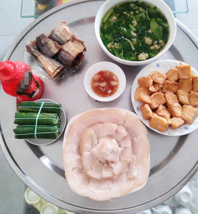 me nam dinh khoe nhung mam com ngon re khien ban be bat ngo hoi "phai may khong day" - 8