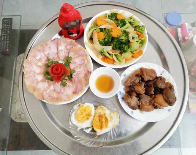 me nam dinh khoe nhung mam com ngon re khien ban be bat ngo hoi "phai may khong day" - 16