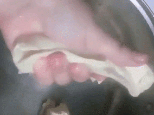 co gai tung clip dau phu gia "deo nhu cao su", dan tinh xem xong boc me ly do that - 1