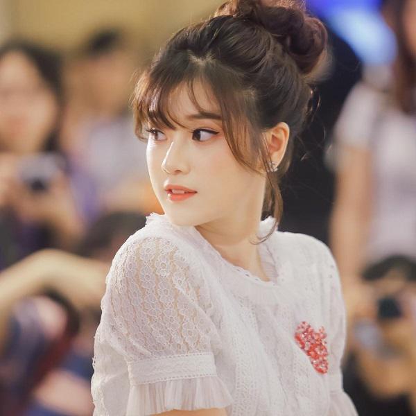 co phai 90% ong chong viet deu thich vo trang diem theo kieu nay? - 6