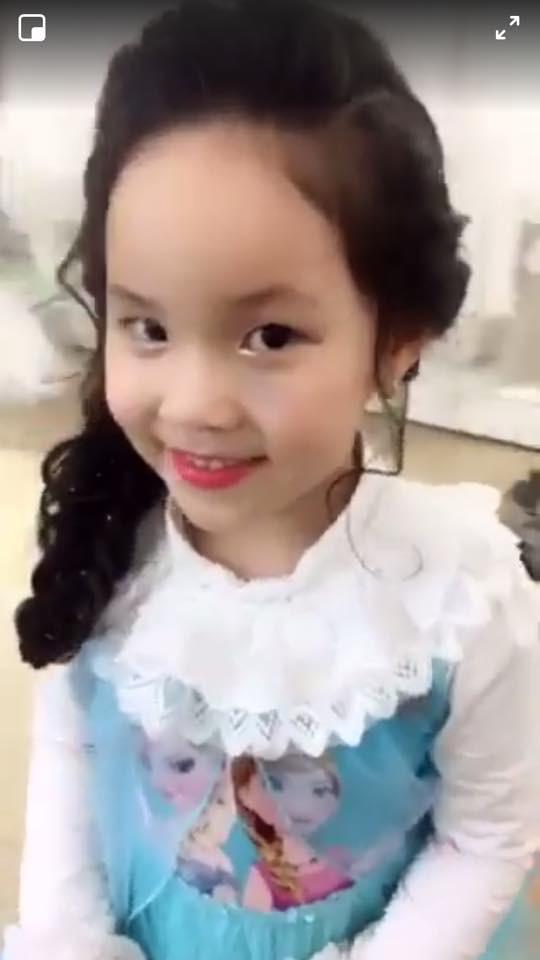 tre em tap tanh make up: tai khong doi tuoi hay noi lo so con "chin som" cua cha me? - 5