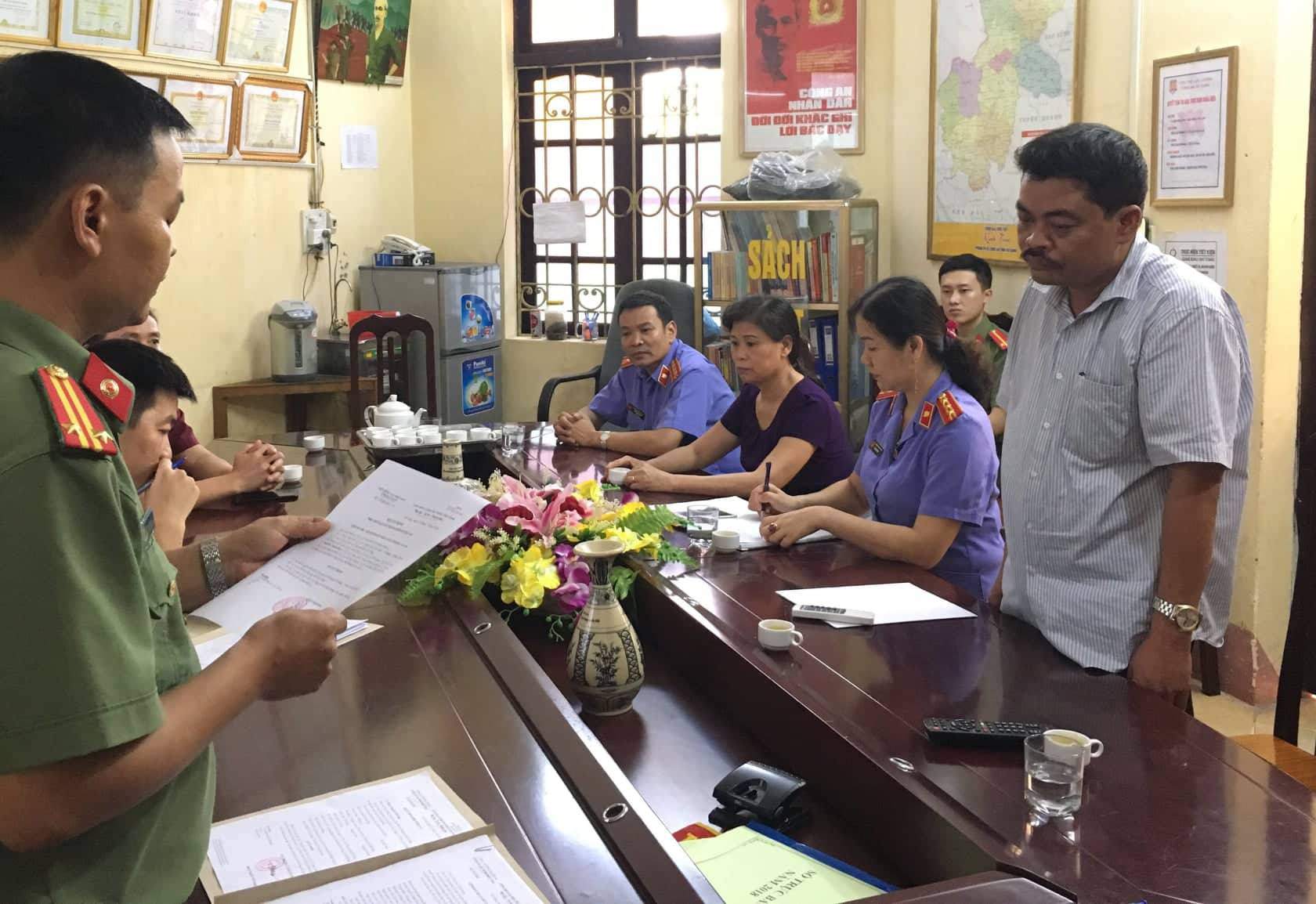 chan dung nguoi dua chia khoa noi giu ho so thi cho ong vu trong luong - 1