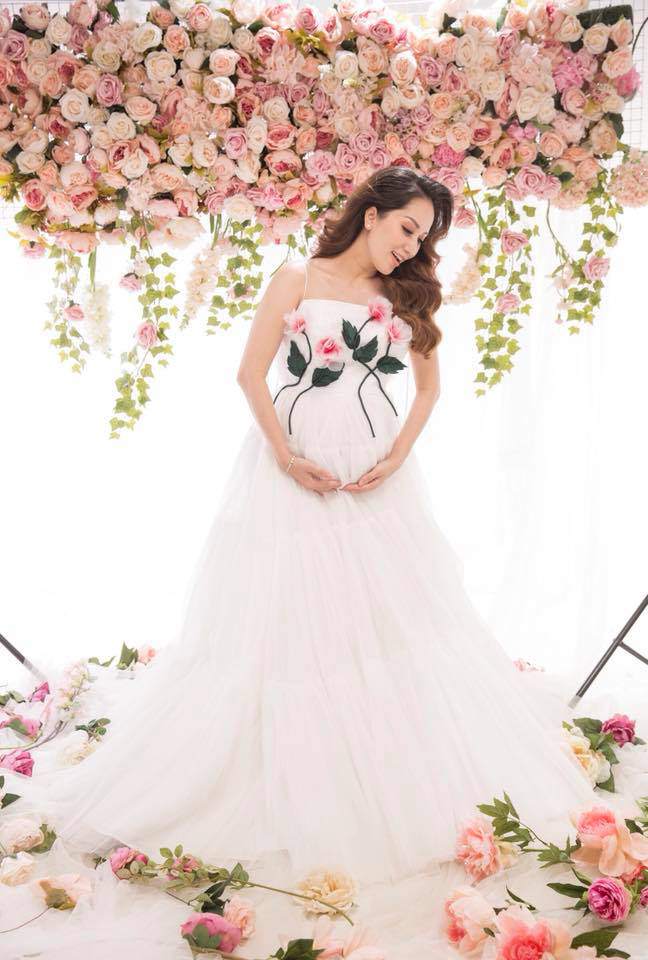 chi sau 6 tuan "nam o", khanh thi tai xuat voi dang dep nhu thuo son roi ben chong tre - 7