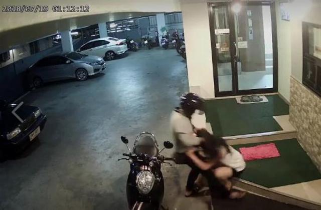 co gai bi ban trai dong tinh danh dap da man len tieng: "co the dau, long toi cung dau" - 2