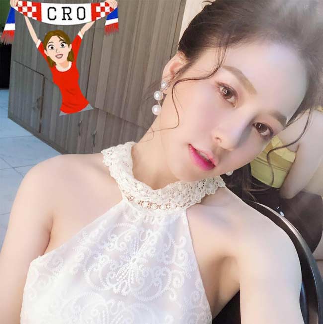 hot girl tram anh world cup phan ung khi bi nghi sua nguc - 16