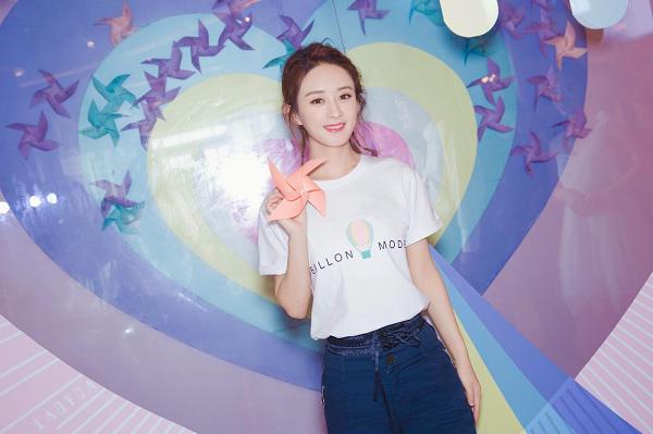 loat sao hoa ngu bi fan "boc phot" dim hang, tham hai nhat la lam tam nhu - 7