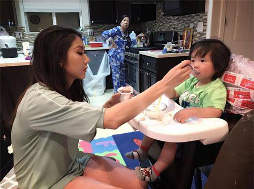 ra ngoai mac dep khong ai bang, o nha cham con, my nhan cung tuyen toang nhu "sen" ca thoi! - 7