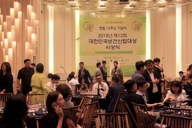 dung mao xinh dep cua nu doanh nhan viet nhan giai thuong tai han quoc - 5