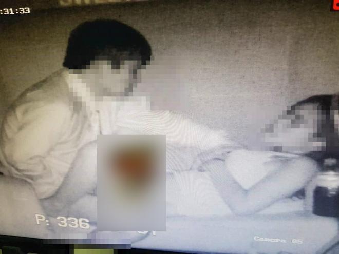 cap doi ngang nhien “may mua” trong rap chieu phim, mac ke nhung nguoi ngoi canh - 2