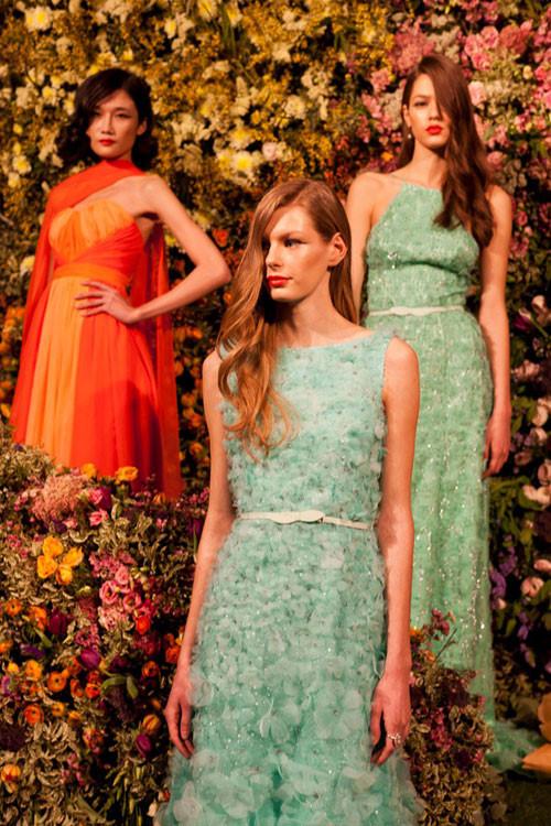 noi kho it ai thau cua mau viet tren san thoi trang quoc te - 3