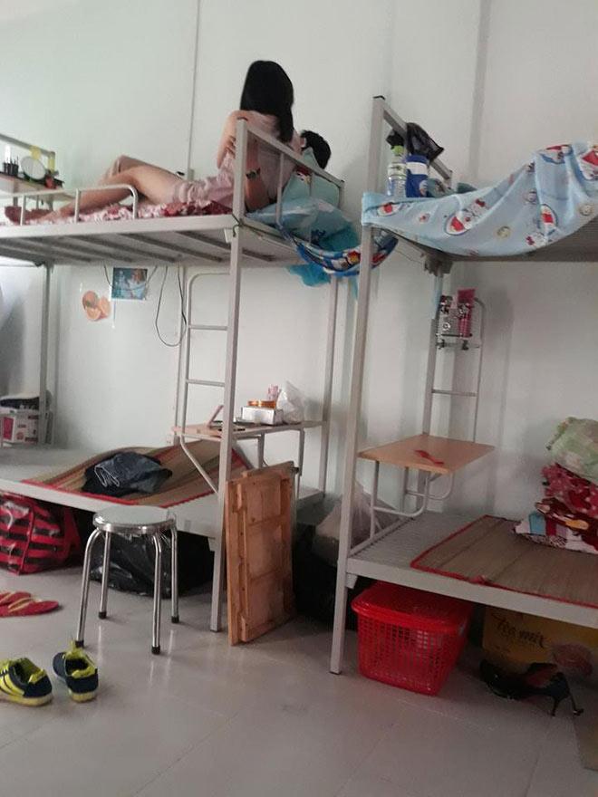 nu sinh dan ban trai ve ky tuc xa than mat khien ban cung phong “do mat” - 2