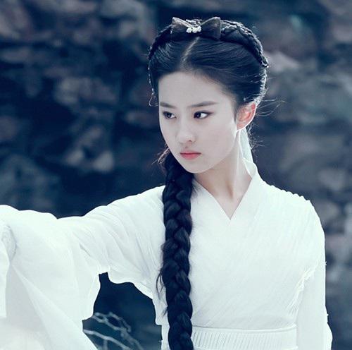 luu diec phi va hanh trinh 12 nam nhan sac khong bi thoi gian mai mon - 1