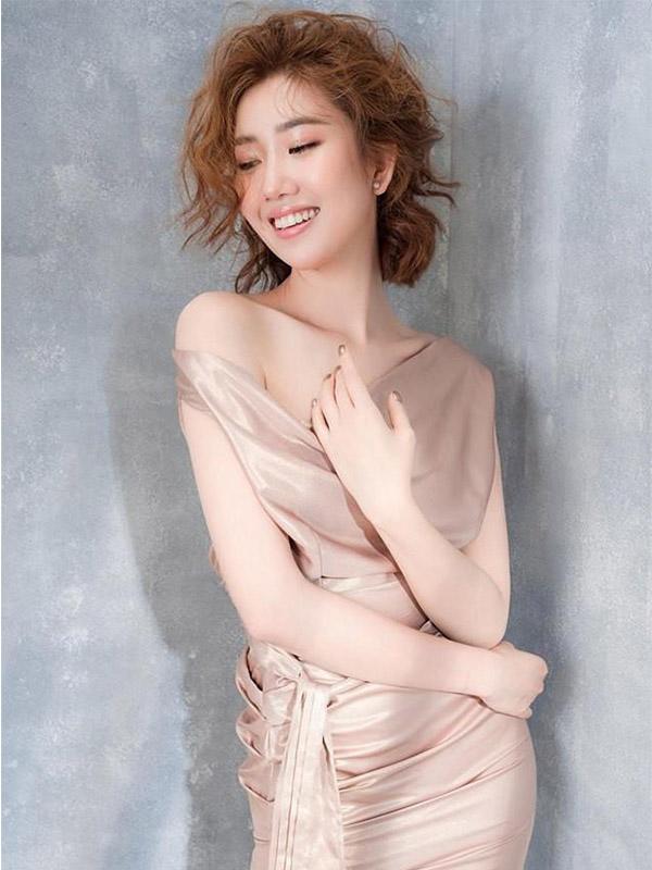 nhan sac my nhan "gao nep gao te": nguoi giong mai phuong thuy, nguoi bi don phau thuat tham my - 10