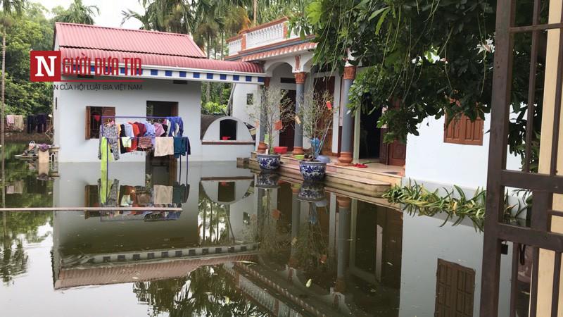 ngoai thanh ha noi khon kho vi nuoc ngap bon be, san sang di doi 14.000 ho dan - 3