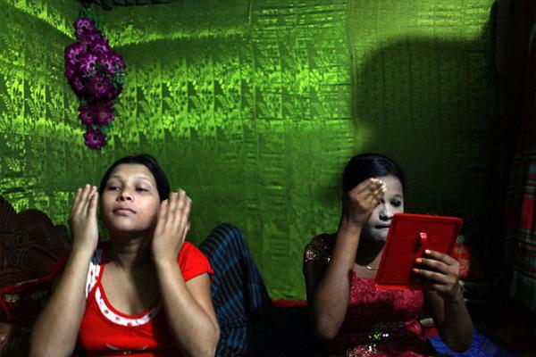 lay chong som, bi cha me de ruong ray va thang ngay song dia nguc cua be gai 11 tuoi - 3