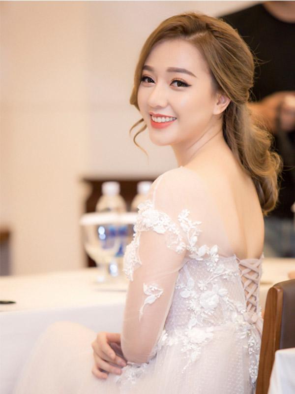 nhan sac my nhan "gao nep gao te": nguoi giong mai phuong thuy, nguoi bi don phau thuat tham my - 19