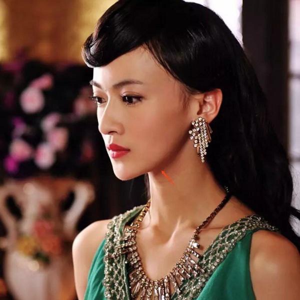 qua xinh dep, cac my nhan phim dien hy cong luoc bi "boc phot" phau thuat tham my? - 7