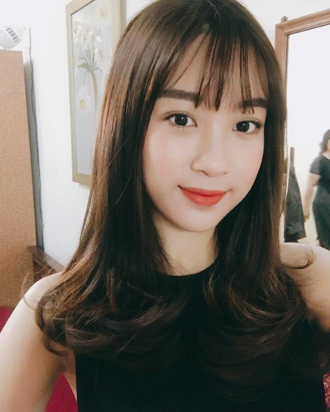 khong can nguc khung mong cong, hh do my linh van "an diem" nho nuoc da trang nhu tuyet - 7