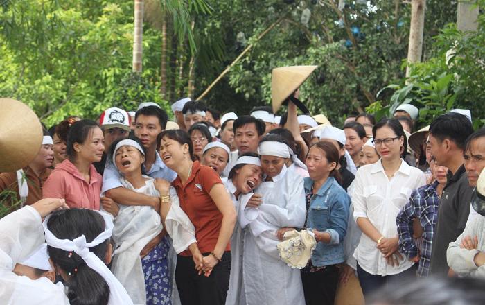 dam tang 7 nan nhan vu tai nan o quang nam: nhoi long con tre ngat lim tien cha - 12