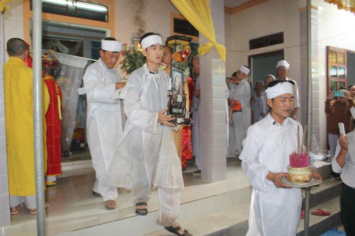 dam tang 7 nan nhan vu tai nan o quang nam: nhoi long con tre ngat lim tien cha - 15