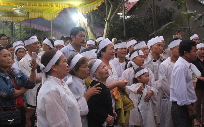 dam tang 7 nan nhan vu tai nan o quang nam: nhoi long con tre ngat lim tien cha - 4