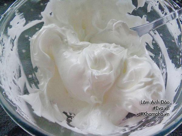 Cách làm bánh bông lan trứng muối mềm thơm, ngon ngậy, ăn là mê - 5