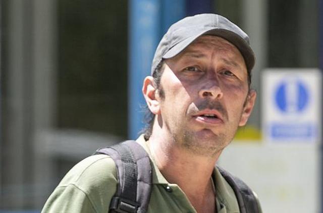 di lam ve, chong phat hien ong dua thu dang tron trong vuon quay trom vo minh khoa than - 2