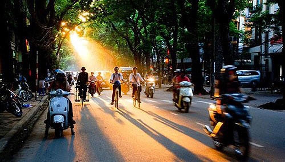 tin moi thoi tiet 6/8: ha noi troi hung nang, tp.hcm mua dong tu chieu den dem - 1