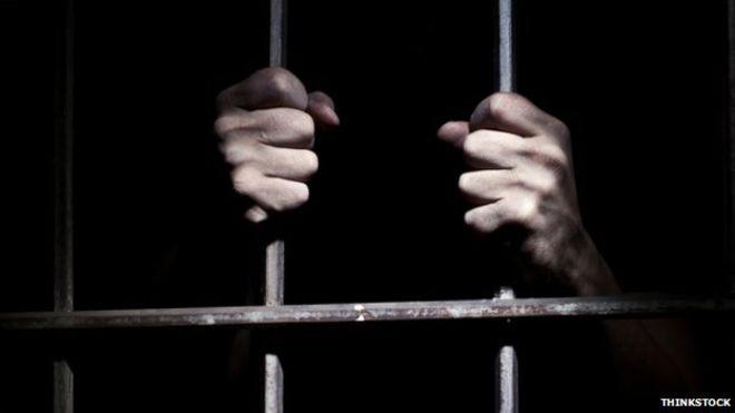 vi sao nu cai nguc bat chap tat ca de quan he voi tu nhan trong trai giam? - 3