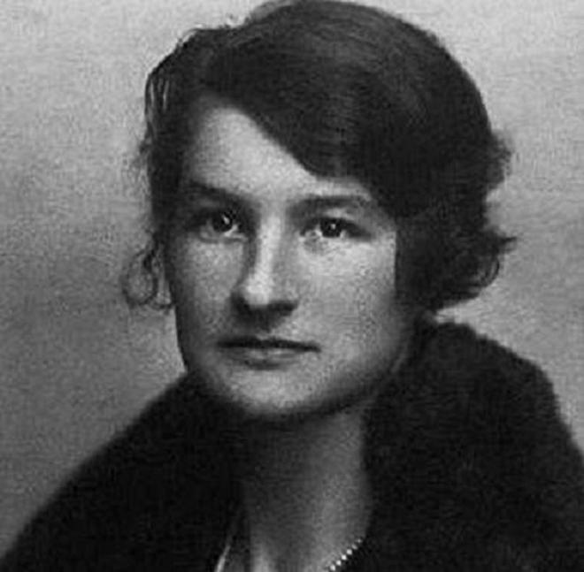 tiet lo ve nu diep vien mot chan nguy hiem nhat the chien thu ii mang mat danh “cho soi” - 1