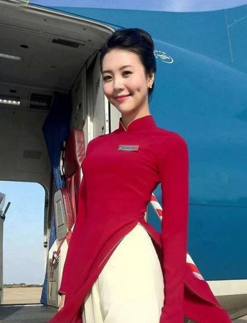 day la 2 tuong dai ve nhan sac ma cac tiep vien hang khong tre kho long vuot qua - 15