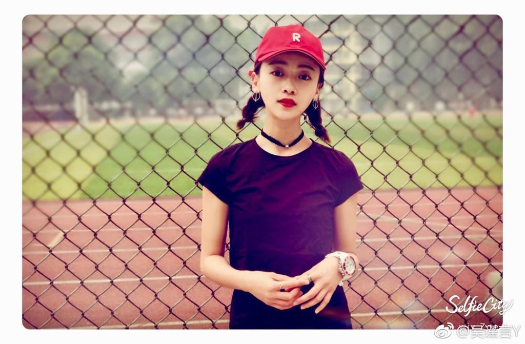 nhan sac can gan ca hau cung nhu nguy anh lac ma cung bi loi nay "dim" the tham - 4