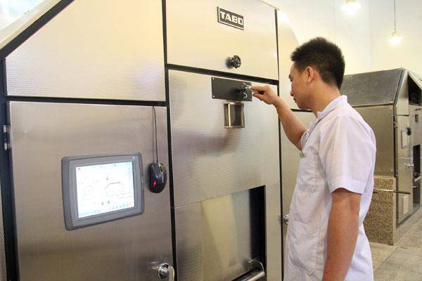 tin tuc 24h: nhung chuyen “kho tin” dang sau lo hoa tang nguoi chet - 1