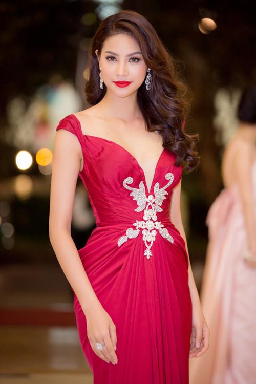 on troi, cuoi cung thi pham huong cung da chiu gia nhap hoi my nhan de toc mai bang roi! - 8