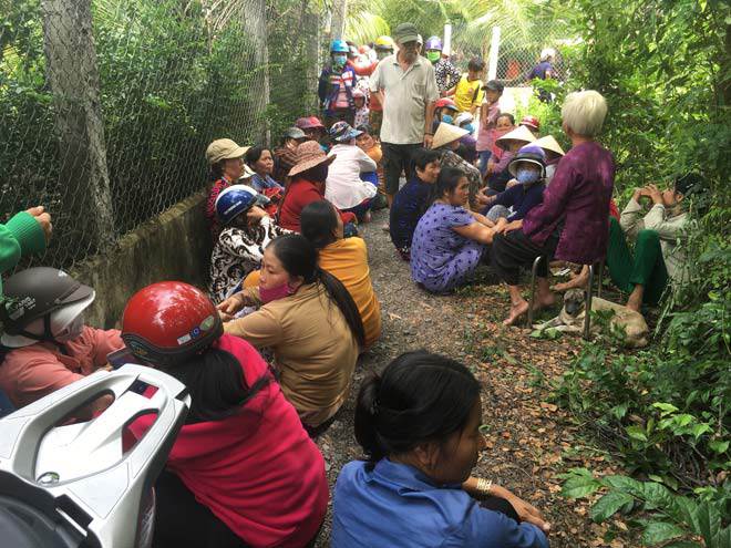 vu 3 nguoi mot gia dinh bi giet hai trong dem: “con oi ba den roi nay!” - 2