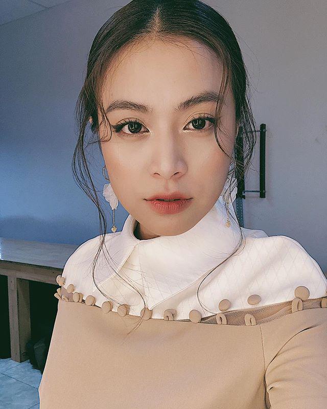 kieu toc "rau gian" ma hoang thuy linh va loat nguoi dep "lang xe" mang suc hut the nao? - 2