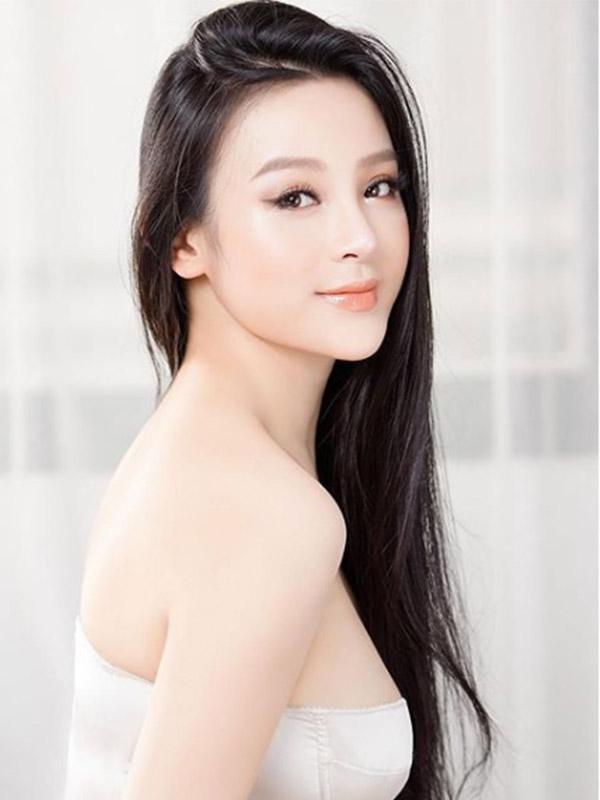chi em hoi huyen baby tra loi: "nhan sac minh chinh la tham my nhung khong he nho dao keo" - 1