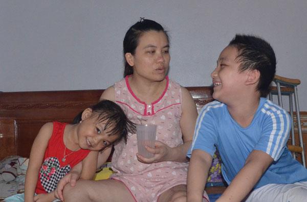 dam nuoc mat chuyen nu ke toan bi xe tai can ngang nguoi - 1