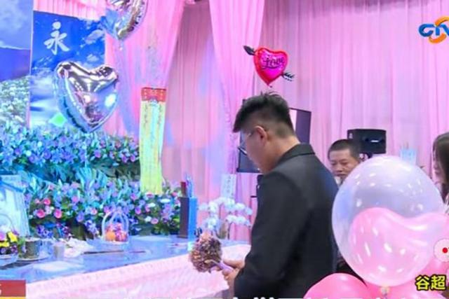 co dau mang thai 5 thang dot ngot qua doi, chu re van quyet dinh hon ngay tai dam tang - 1