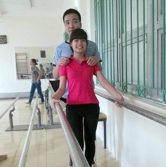 co gai ket hon voi anh chang cut chan nho facebook: "neu chon lai, toi van se chon anh" - 1