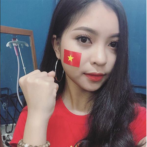 nhan sac khong ai thua ai cua nhung bong hong xung quanh cac cau thu u23 viet nam - 8