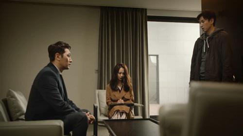 ket hon voi 2 nguoi dan ong, 10 nam sau moi bi phat hien - 1