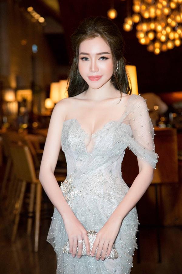 sao viet va nhung khoanh khac lo nguc xap xe chi muon... giau nhem di - 9