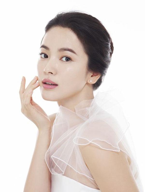 sau dam cuoi the ky, vo chong song song dong loat tro lai voi dien mao khac la - 14