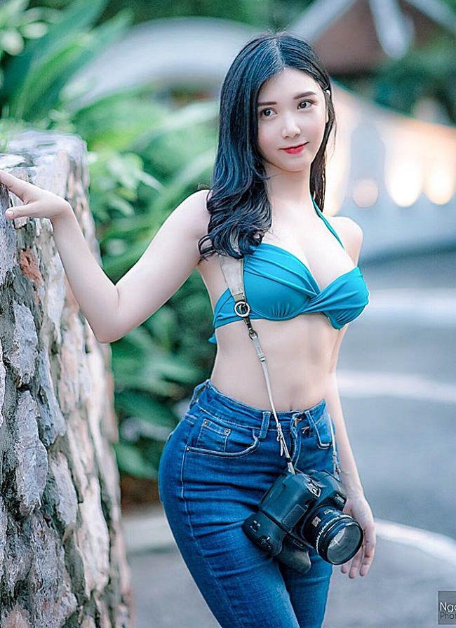 ve sexy cua 3 my nu thoa long ky vong khi cong phuong u23 vn ghi ban - 15