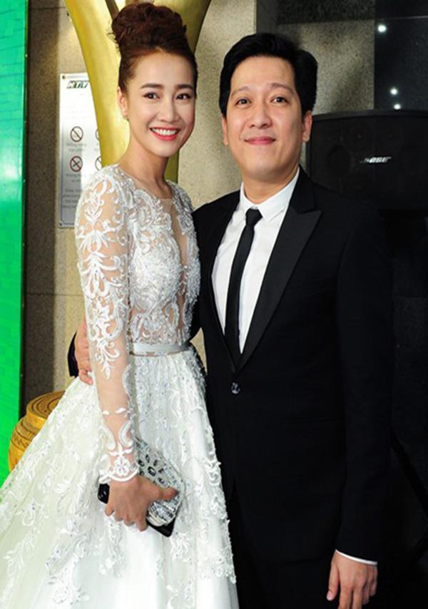 moi lan di ben canh truong giang, nha phuong lai dung mau son nay, vo tinh hay co y? - 4